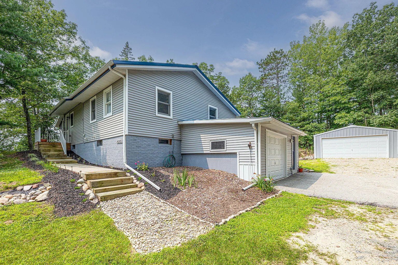 16105 Pretty Lake Dr photo 1