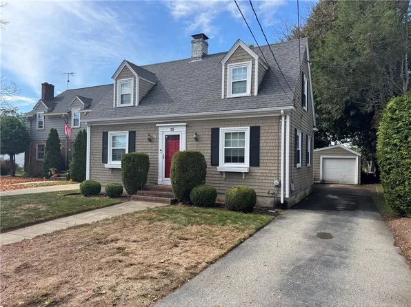 55 Knollwood Ave, Cranston, RI 02910