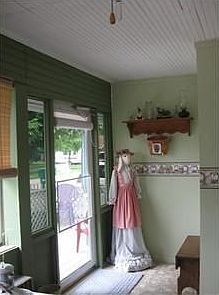 3rd image of 6041 Franklin Ave