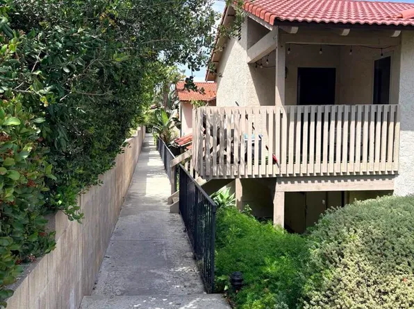2352 Altisma Way Unit 9, Carlsbad, CA 92009