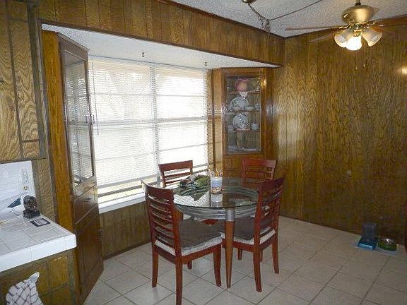 4th image of 2309 Windsor Ct