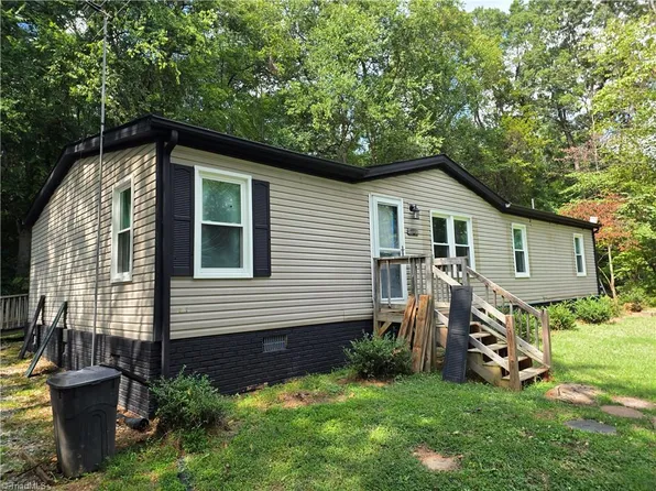 97 Richard Duncan Dr, Leasburg, NC 27291