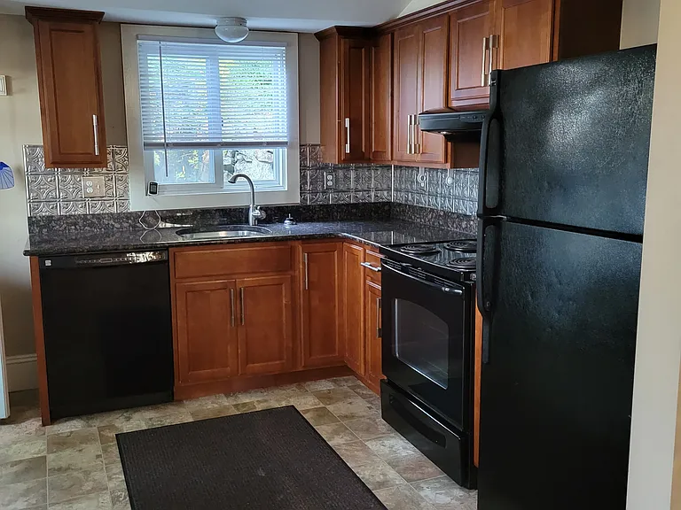 22 1/2 Reynard St — Photo 3