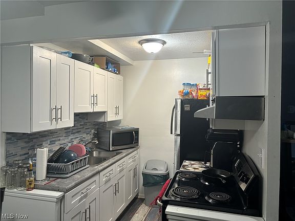 4th image of 16100 Maple Park Dr #B-1