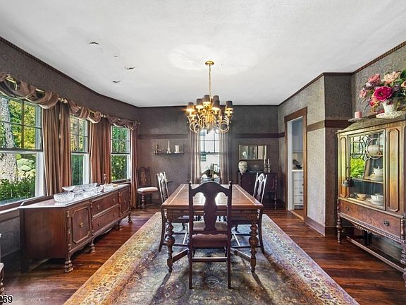 5th image of 72 Gould Pl