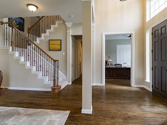 5th image of 2351 Clearspring Dr N