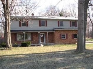 10273 Cherry Hill Dr, Painesville, OH 44077