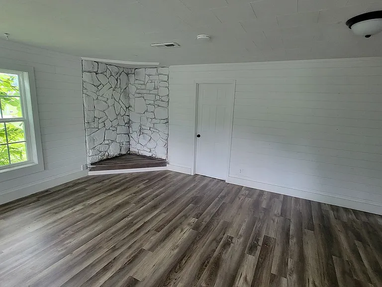 9156 Crossville Hwy — Photo 5