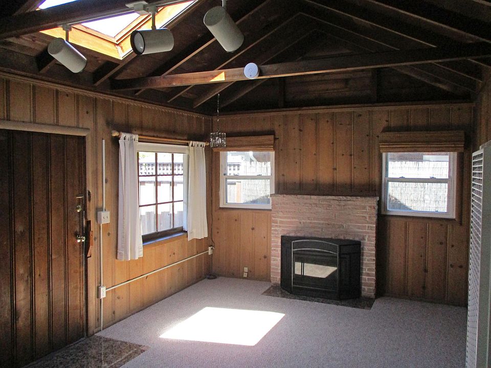 2nd image of 2878 Chesterfield Dr #A