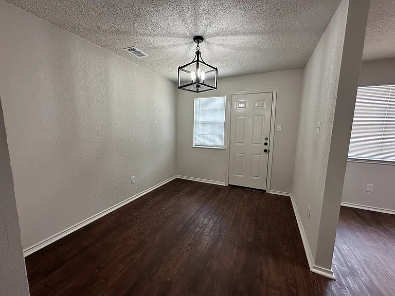 10410 Cymbal Dr — Photo 4
