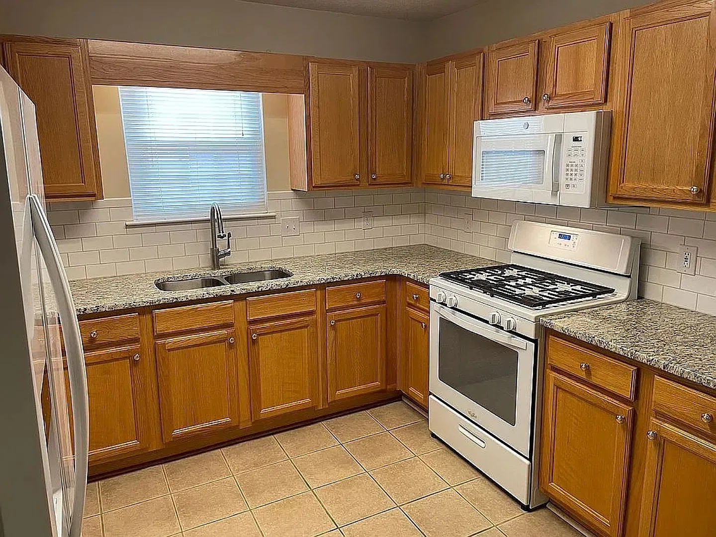 Room in 3 Bedroom Home in Cartersville — Photo 4