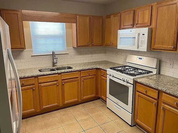 4th image of 44 Pointe North Dr