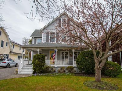 73 Smith Street, Babylon, NY, 11702
