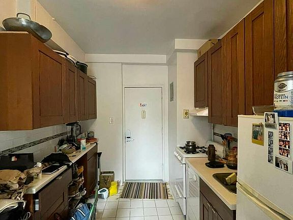 3rd image of 50 Horatio St APT 16
