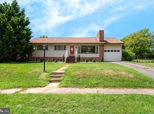 3908 Melvern Pl, Alexandria, VA 22312