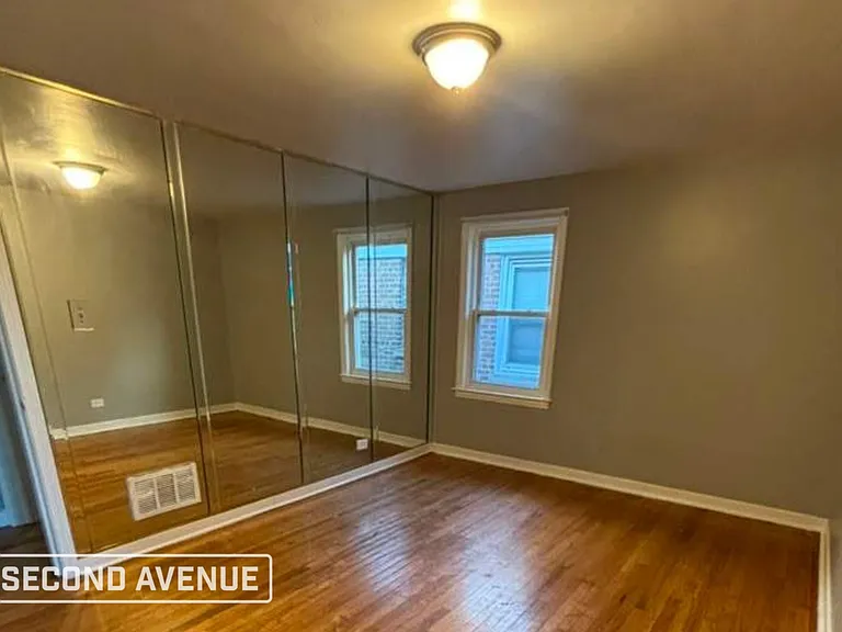 8925 S Laflin St — Photo 11
