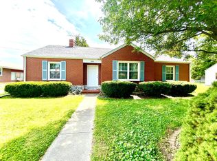 2819 Ridgedale Dr, Godfrey, IL 62035