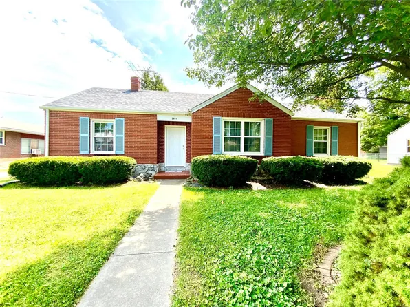 2819 Ridgedale Dr, Godfrey, IL 62035