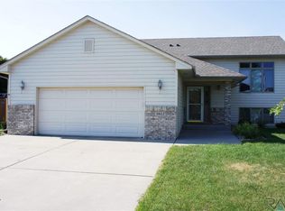 3812 E Steeple St, Sioux Falls, SD 57103