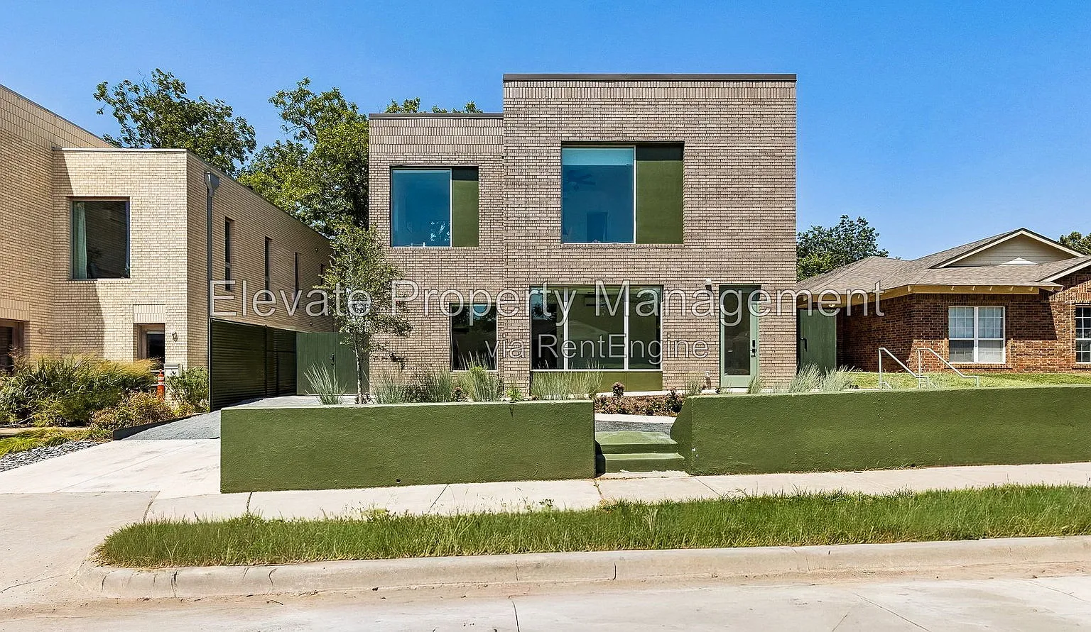 2 bed, 1.0 bath, 898 sqft, $1,850 — Photo 1