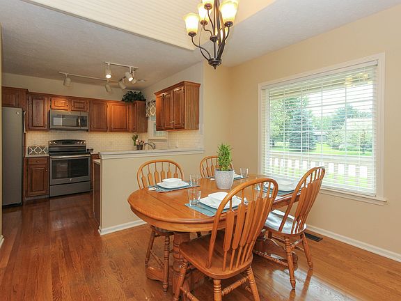 3rd image of 7646 Geist Estates Dr