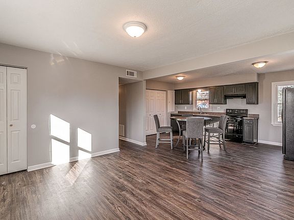 2nd image of 122 Capella Ct