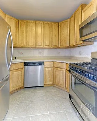 Rented by Halstead Real Estate | media 21