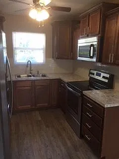 3 bed, 1.5 bath, 1418 sqft, $1,925 — Photo 3