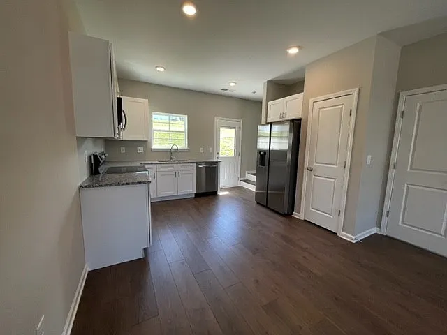 2 bed, 2.5 bath, 1008 sqft, $1,450 — Photo 4