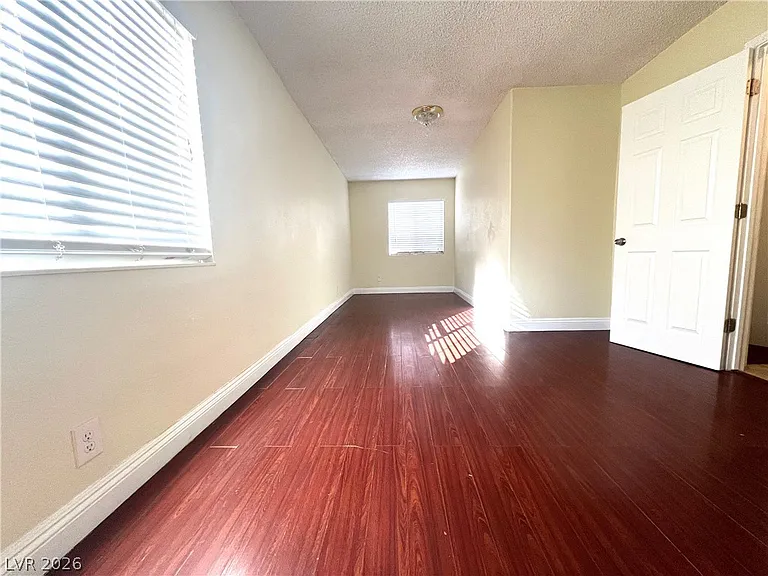 7054 Fenway Ave — Photo 20