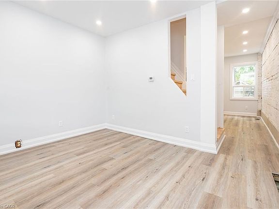 3rd image of 100 Rosethorn Ave