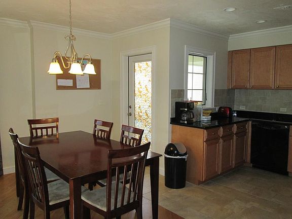 3rd image of 63 Waverley Ave #63