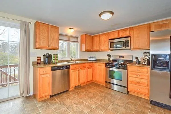 41 Boston Road — Photo 3