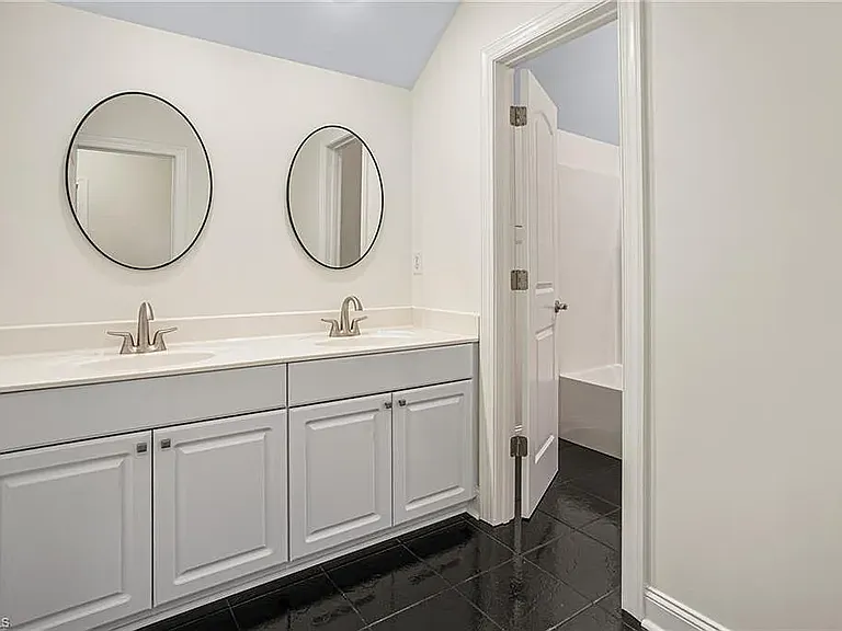 4138 Baylor St — Photo 22