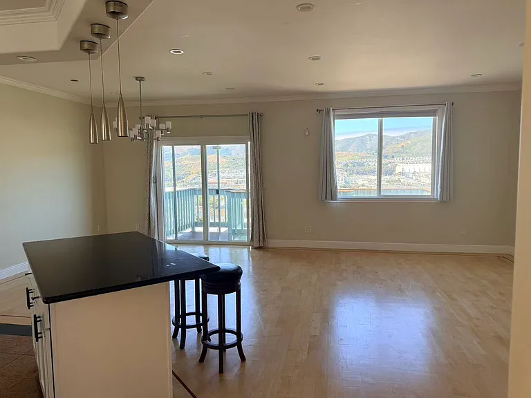 455 Raymond Ave — Photo 3