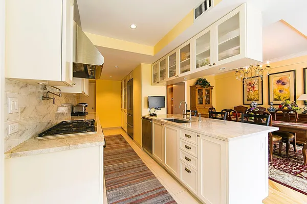 Sold by Remax Real Estate Professionals | media 15