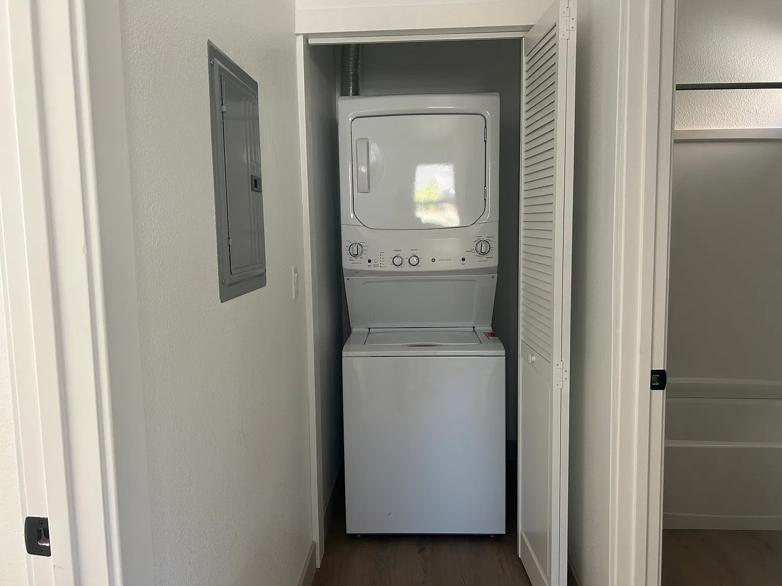 1 bed, 555 sqft, $2,200 — Photo 3
