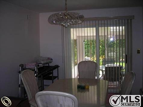 29300 Kensington DR.jpg