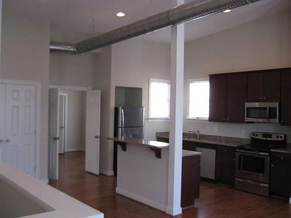 4th image of 1517 W Cary St APT B