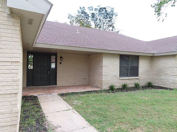 4th image of 224 Camaguey Ave