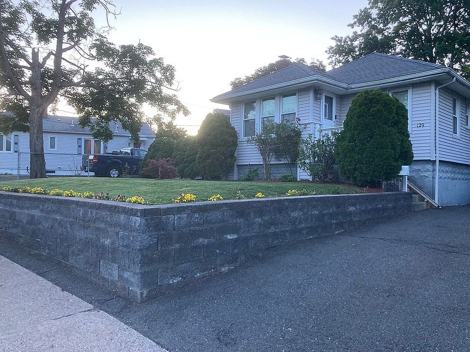 2nd image of 129 Riverdale Rd