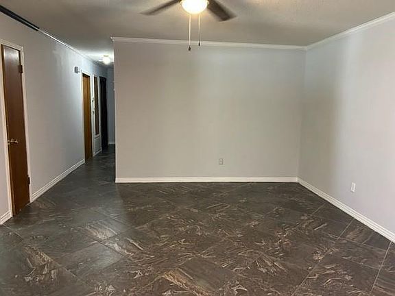 5th image of 925 Forest Ave