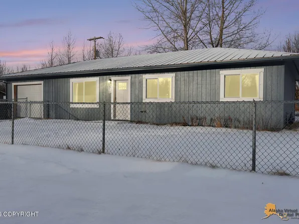 810 W Edinborough Dr, Palmer, AK 99645