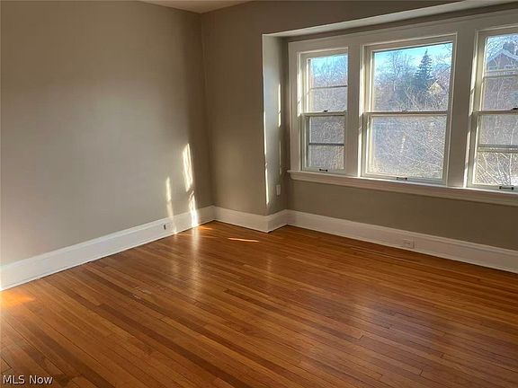 5th image of 2580-2582 Colchester Rd