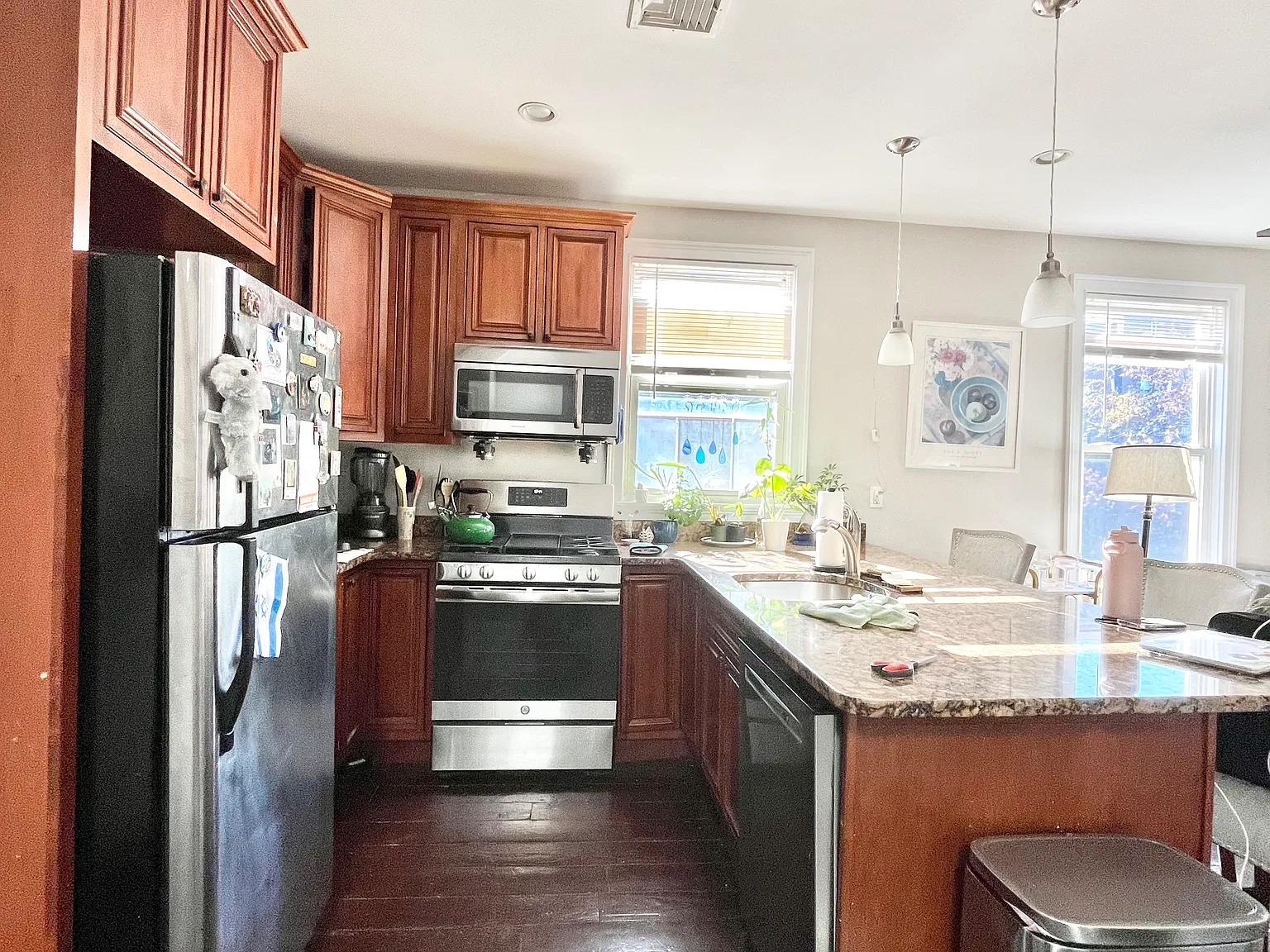 4 bed, 9999 sqft, $6,400 — Photo 2