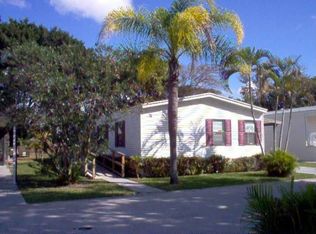 7 Plantation Blvd, Lake Worth, FL 33467