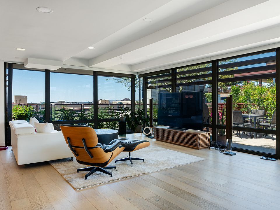 Living area 2