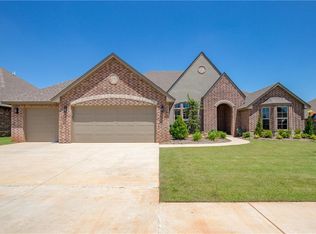 9113 SW 32nd St, Oklahoma City, OK 73179
