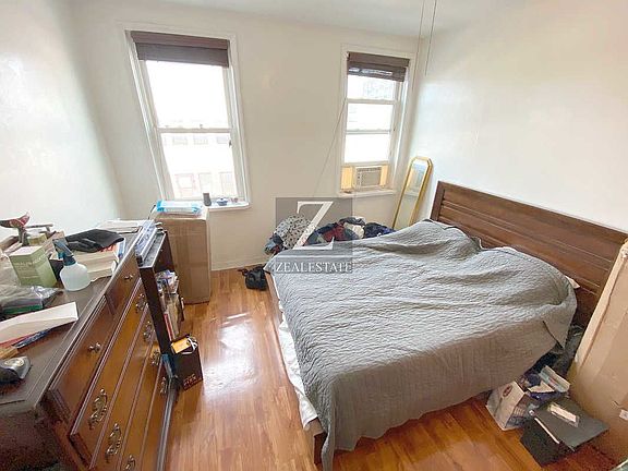 3rd image of 168 17th St #3