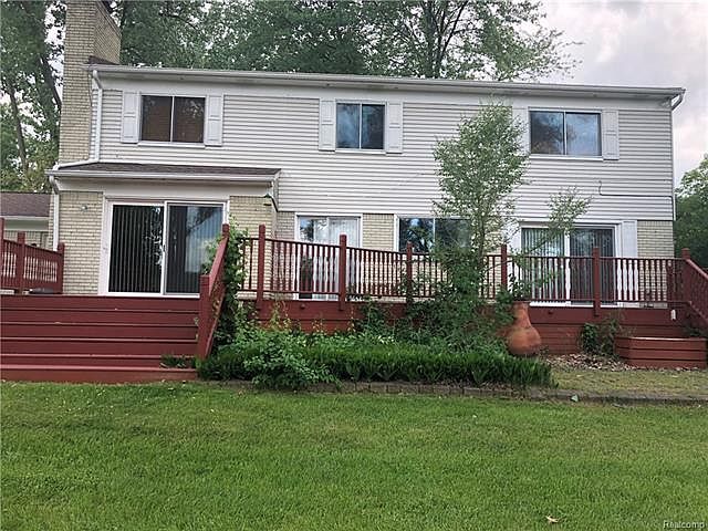 1st image of 2899 Bay Dr